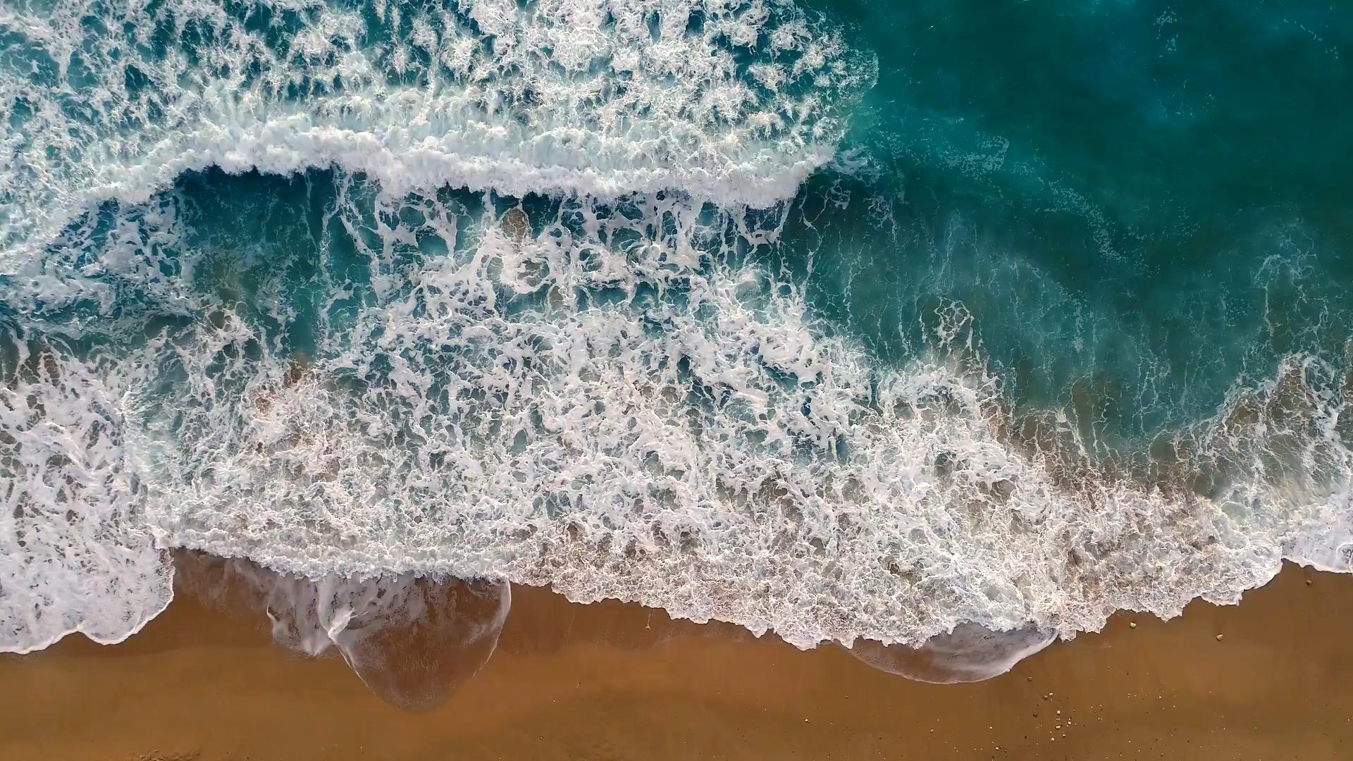 Ocean-Waves_Aerial_AdobeStock_251150828_Compress-3_130.jpeg